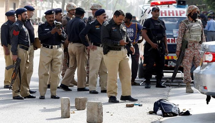 Polisi Karachi merumuskan ‘strategi baru’ untuk mencegah kejahatan jalanan