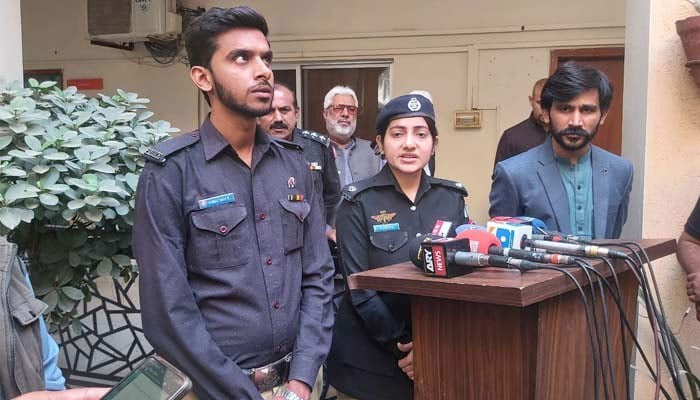 SSP South Zahida Parveen addresses a press briefing in Karachi on January 12, 2023. — Photo by author