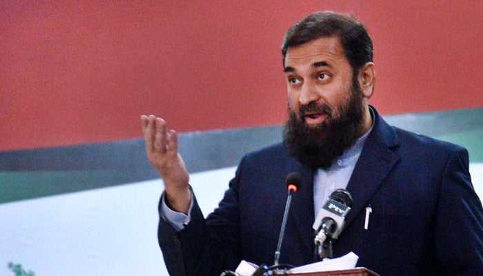 Punjab Governor Baligh-Ur-Rehman gestures during an address. — APP/File