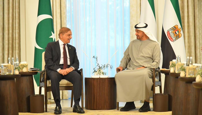 Prime Minister Shehbaz Sharif (L) meetsUAE President Mohamed bin Zayed Al Nahyan in Abu Dhabi, UAE. — Twitter/Marriyum_A