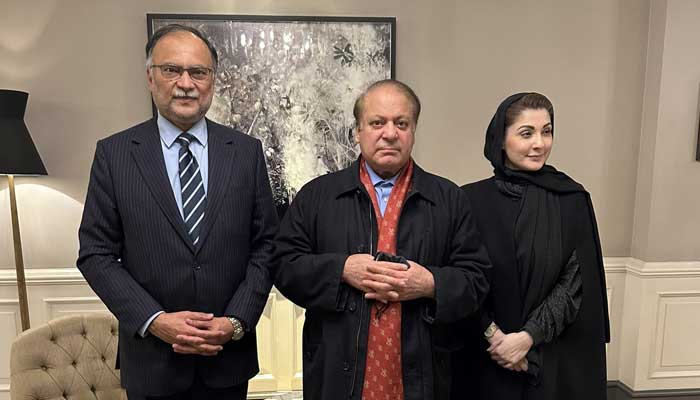 Federal Minister for Planning and Development Ahsan Iqbal poses for a photograph with PML-N supremo Nawaz Sharif and Senior Vice-President Maryam Nawaz in London on January 13, 2023. — Twitter/Ahsan Iqbal/@betterpakistan