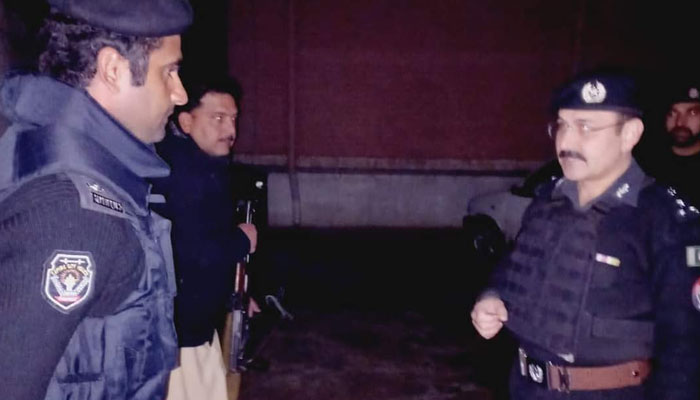 Police have arrived at the Sarband police post after terrorists attacked. Photo provided by the reporter