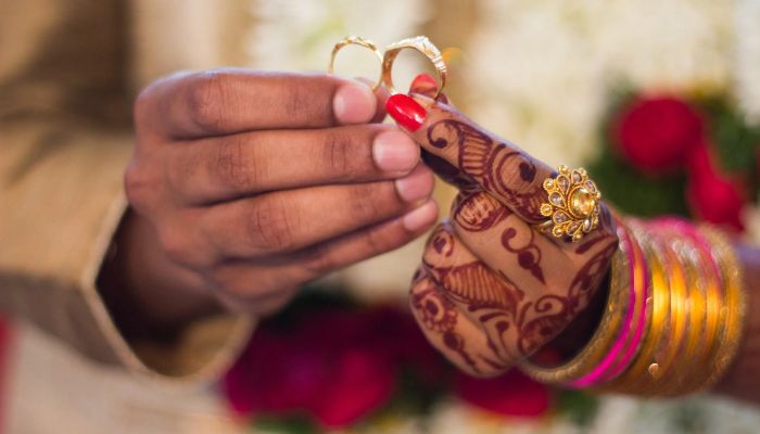 Pernikahan memberikan manfaat kesehatan – dan inilah alasannya