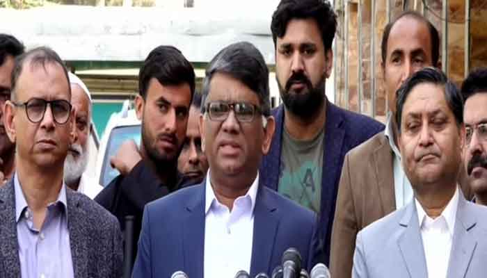 Sindh Election Commissioner Aijaz Anwar Chohan speaks to the media in Karachi on January 16, 2023. —YouTube/HumNewsLive