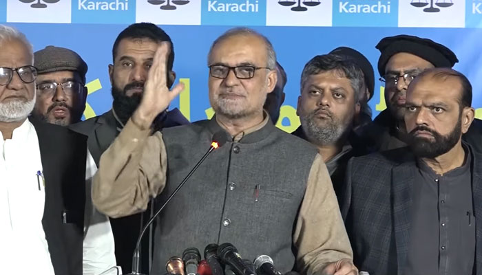 JI leader Naeem-ur-Rehman talking to the media on January 17, 2023. Screengrab of a Facebook video.