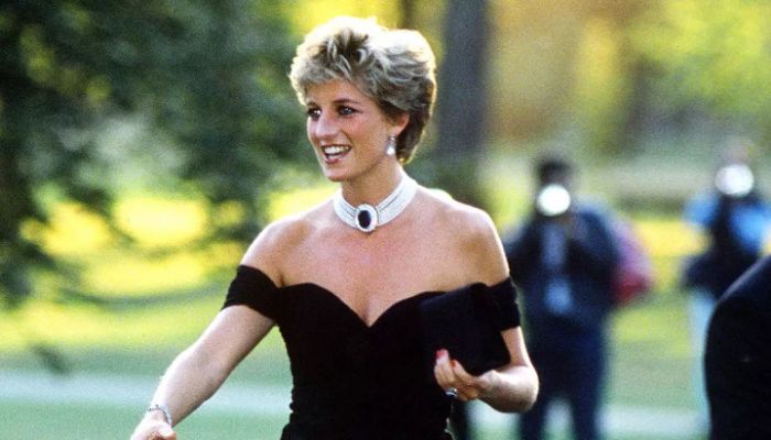 Kim Kardashian membeli kalung salib ikonik Putri Diana