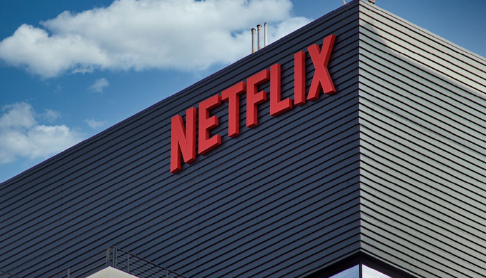 Netflix membayar hingga 5K untuk pos pramugari