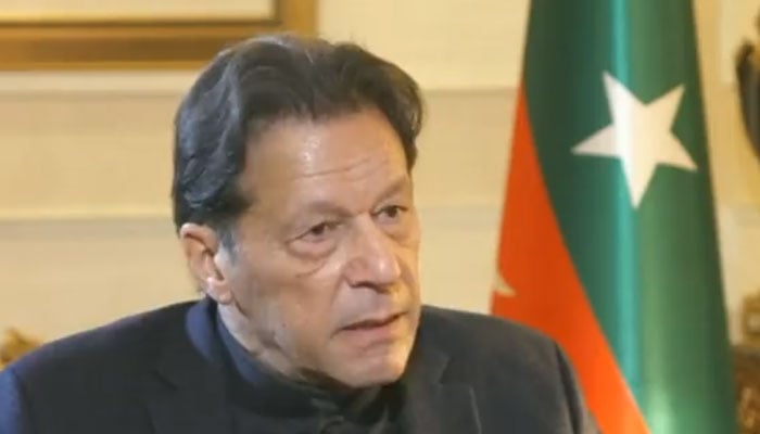 Pemerintah bersikeras mendiskualifikasi saya dari politik: Imran Khan