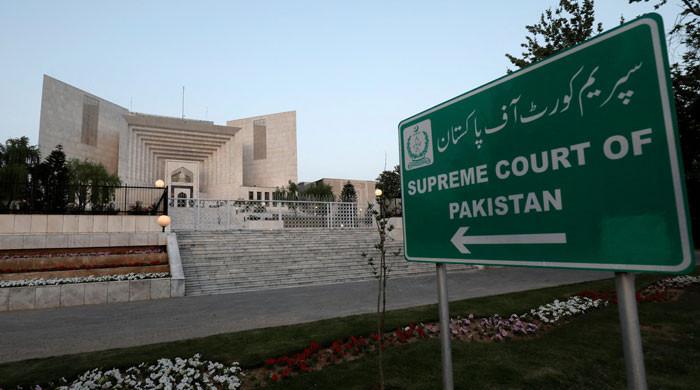 Supreme Court seeks record of beneficiaries of NAB law in PTI govt