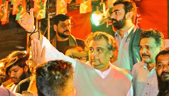 Pakistan Tehreek-e-Insaf leader Ali Zaidi in a public gathering on January 11 in Karachi.— Twitter@PTIPoliticsss