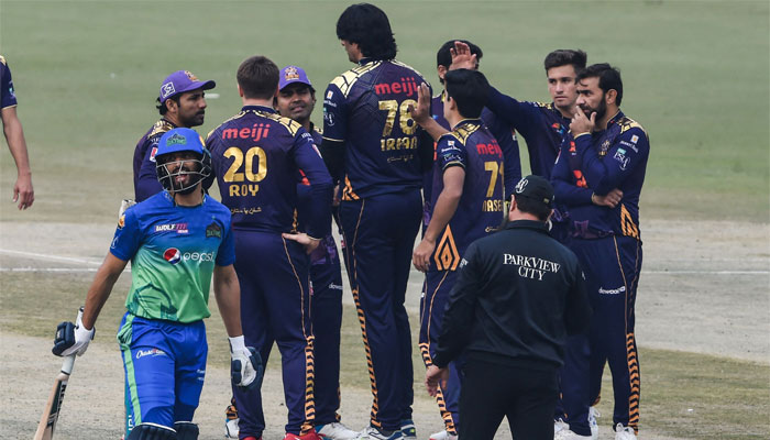 Multan Sultans Shan Masood (L) reacts after his dismissal as Quetta Gladiators players celebrate during the Pakistan Super League (PSL) Twenty20 cricket match between Multan Sultans and Quetta Gladiators. — AFP/File