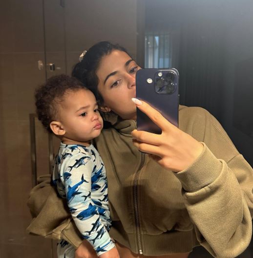 Kylie Jenner officially announces name of son, drops FIRST picture