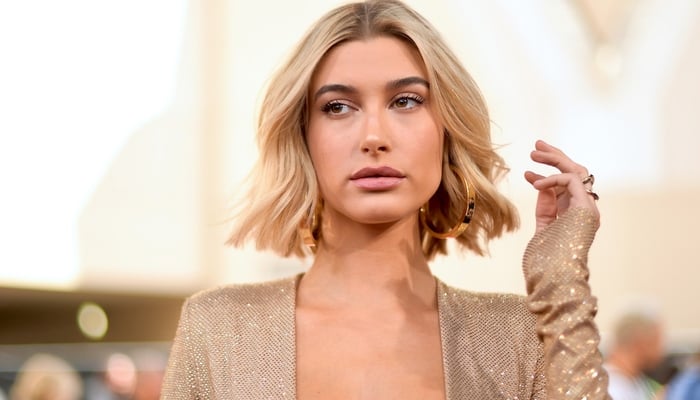 Hailey Bieber debuts dramatic new bob, ‘Oops’