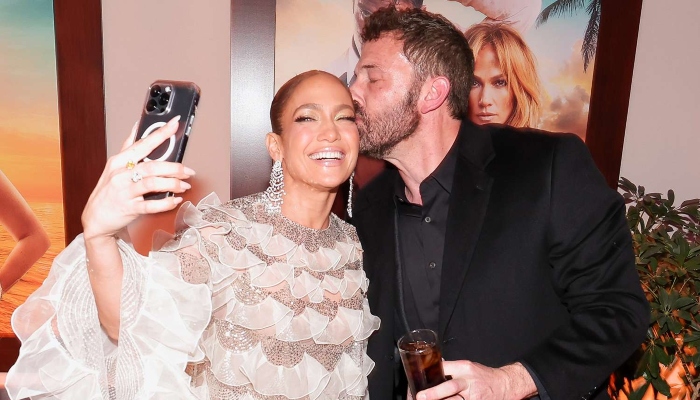 Jennifer Lopez, Ben Affleck enjoy ride in luxury blue Bronco in L.A