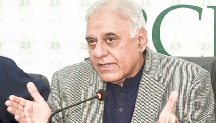 ٖٖٖٖFormer Test cricketer Haroon Rasheed speaks during a press conference in this undated photo. — PCB/File