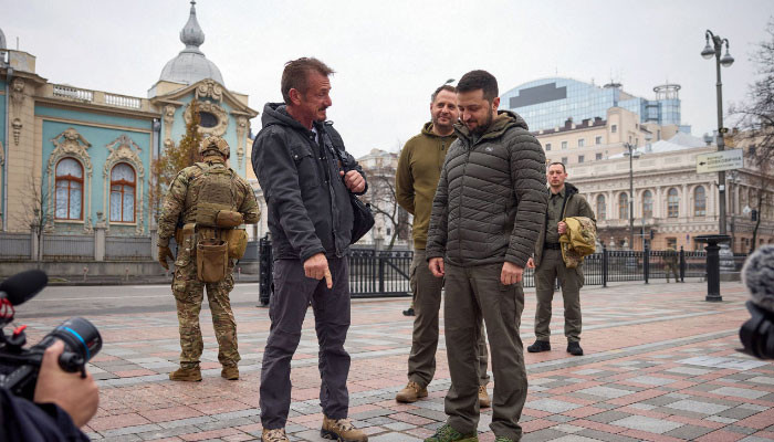 Sean Penn will premiere doc he filmed in Ukraine at Berlin film festival - Vimarsana News