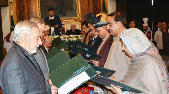 KP interim cabinet takes oath