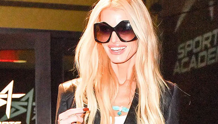 Jessica Simpson’s pals ‘extremely worried’: Can fit into childrens clothes now!