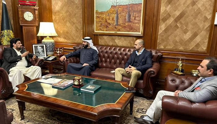 Sindh Governor Kamran Tessori (left) meets with Nasser Abdulla Lootah Group Vice Chairman Abdullah Nasser Lootah in Karachi January 27, 2023. ——Governor's Palace