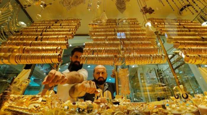 In a first, gold price surpasses Rs200,000 mark as rupee tumbles to new low