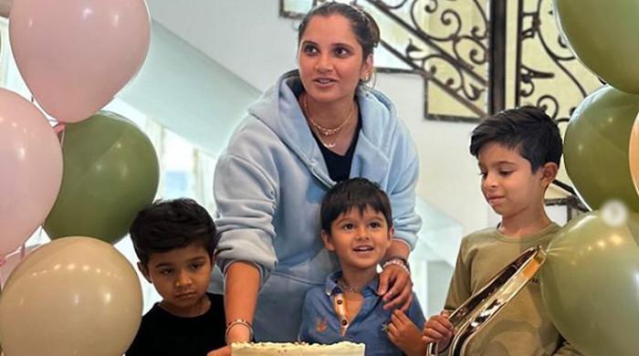 'Best friends and family in the world': Sania Mirza gets surprise on homecoming 