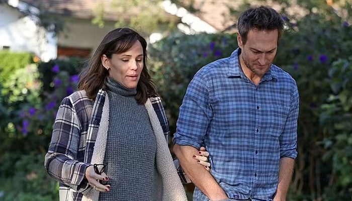 Jennifer Garner steps out with boyfriend John Miller