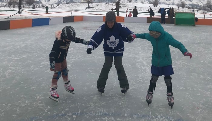Kids participate in ice skating — Canadian High Commission