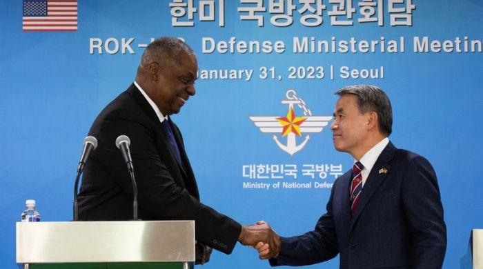 Defence chiefs of US, S Korea vow to step up drills to counter North