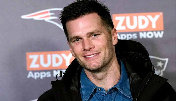 Tom Brady shares memorable photo of ex Bridget Moynahan with son Jack after retirement news - Vimarsana News