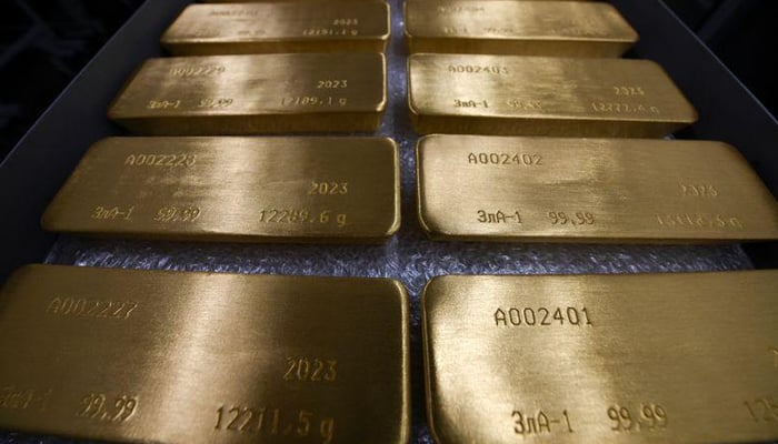 Gold blazes in Pakistan as rupee continues to bleed