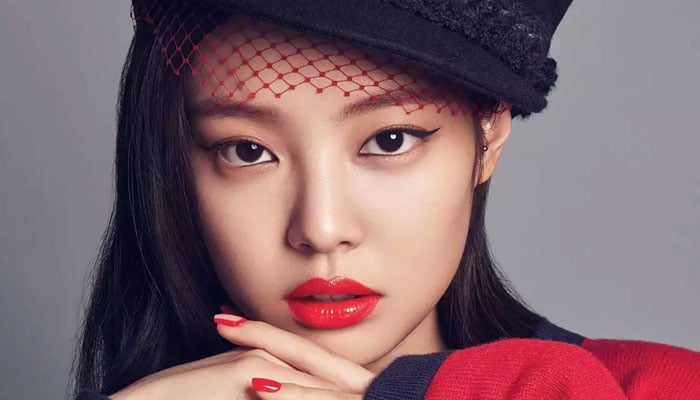 BLACKPINK Jennie garners praises after posting new photos from UAE mosque