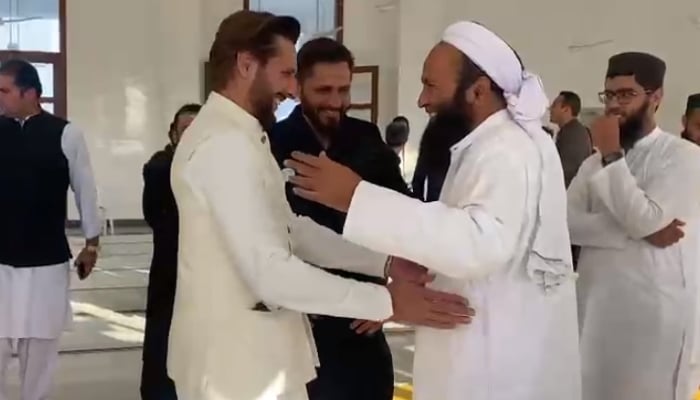 Shahid Afridi (centre left) meets the cleric during the Nikah ceremony at a mosque in Karachi, on February 3, 2023. — Photo by author