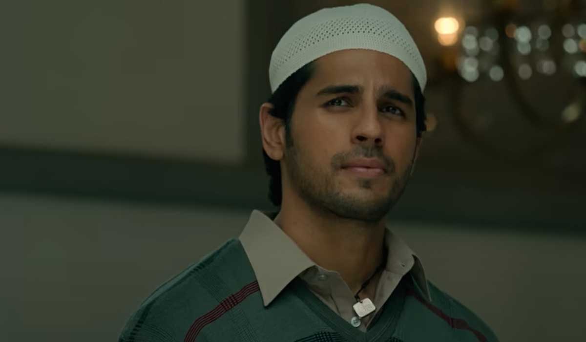 The lead character sporting a stereotypical look, largely portrayed in Indian films and dramas. — Screengrab via YouTube/Netflix India