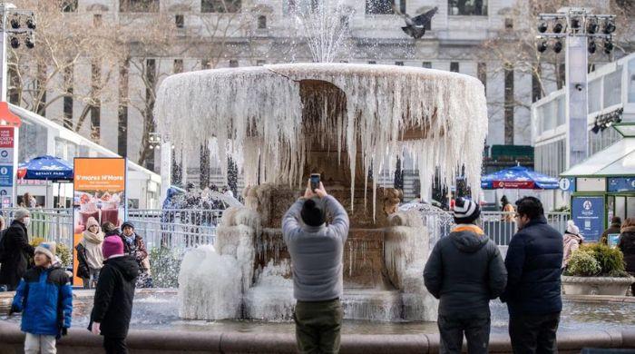 Brutal cold seizes northeast US, shattering record lows