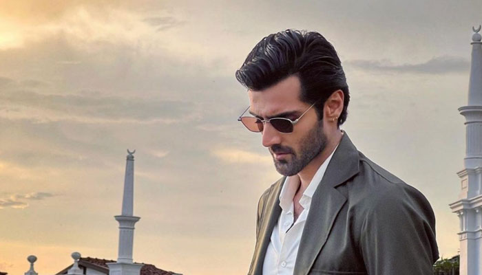 Hasnain Lehri shares the news of his accident on Instagram