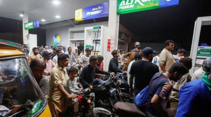 Petrol crisis to hit Pakistan by mid-Feb, refineries warn Petrol crisis to hit Pakistan by mid-Feb, refineries warn