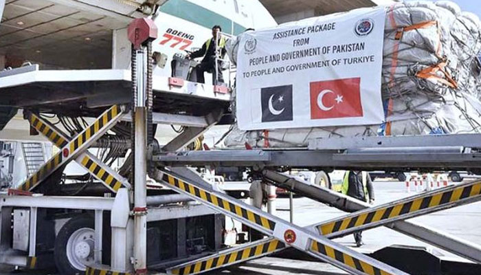 A PIA plane carrying five tonnes of relief goods lands in Turkey .— APP