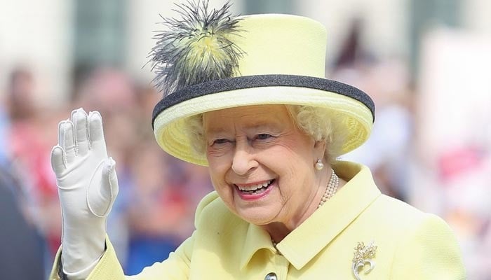 Queen Elizabeth was left mortified at clothing mishap at Prince William and Kates wedding