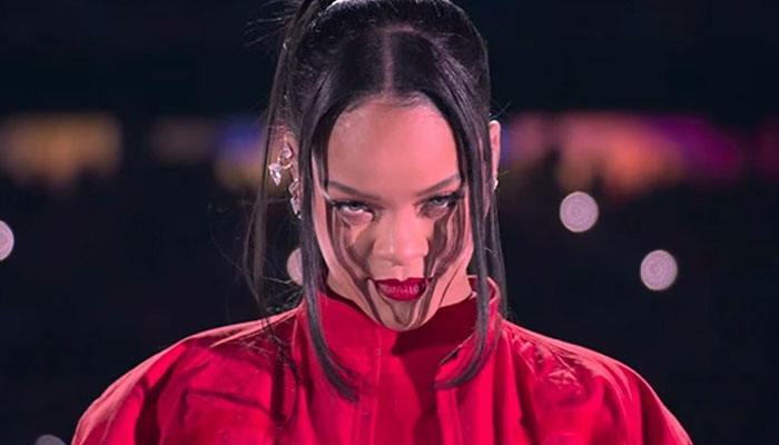 Dropping Performance Rihanna sparks reactions with her jaw dropping performance at Super ...