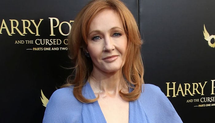 Penulis ‘Harry Porter’ JK Rowling membalas kritik atas komentar anti-transnya