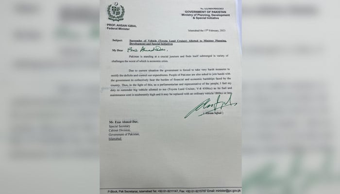An image of the original letter sent by Ahsan Iqbal to Special Secretary Cabinet Division Ezaz Ahmed Dar