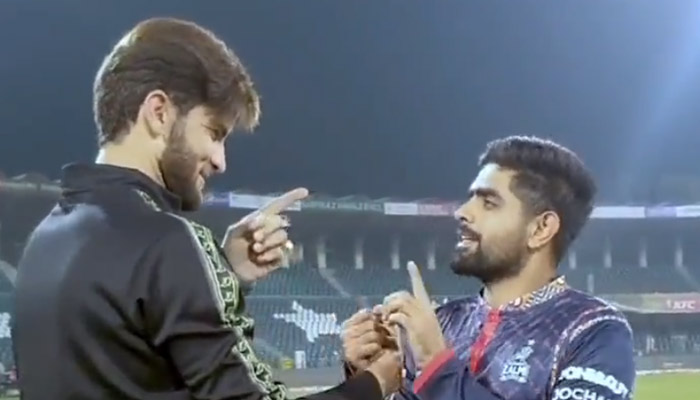 Lahore Qalandars memenangkan lemparan dan menempatkan Peshawar Zalmi ke mangkuk