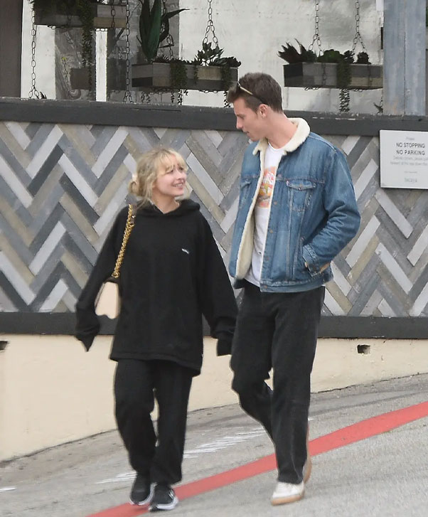 Shawn Mendes, Sabrina Carpenter spark dating rumours with outing in L.A.