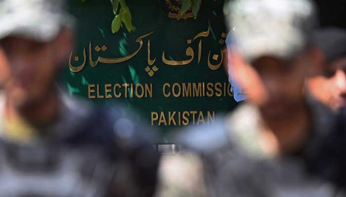 In this file photo taken on August 2, 2022, paramilitary soldiers stand guard outside Pakistan’s election commission building in Islamabad. — AFP