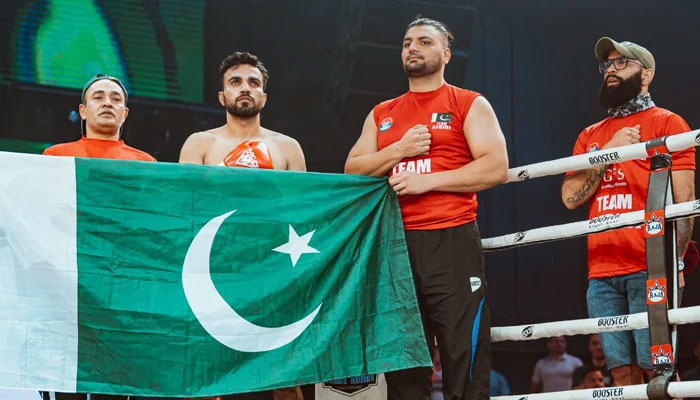 Shahir Afridi (second from left) will take part in a fight on March 3 in Bangkok — WBF