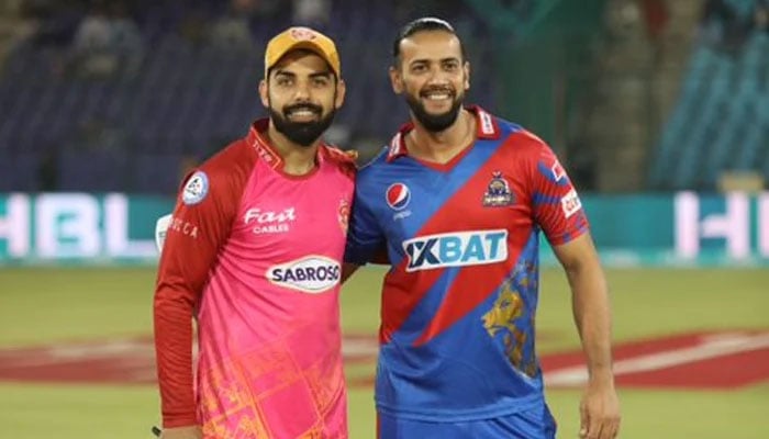 Islamabad United captain Shahdab Khan (left) photographed with Karachi Kings captain Imad Wasim during a match on the Pakistan Super League (PSL). — PSL/File