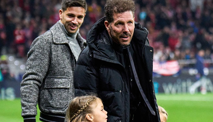 Diego Simeone, the coach of Atletico Madrid, has set new record with 613 games at the helm of the club. Twitter/brfootball