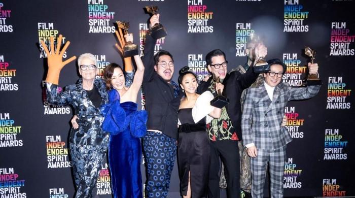 ‘Everything Everywhere All at Once’ wins 7 major honors at 2023 Spirit Awards