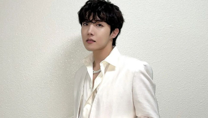 J-Hope dari BTS menulis surat kepada penggemar setelah kemenangan pertama J-Hope dari BTS menulis surat kepada penggemar setelah kemenangan pertama