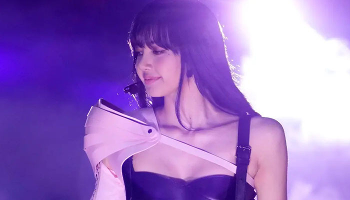 Lisa Present Blackpink’s Lisa gets surprising gift from fan